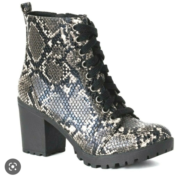 Time and Tru memory foam chunky heel lace up snake print platform combat boots - Picture 1 of 7